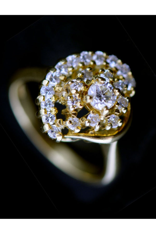 18ct Diamond Set Swirl Cluster Ring