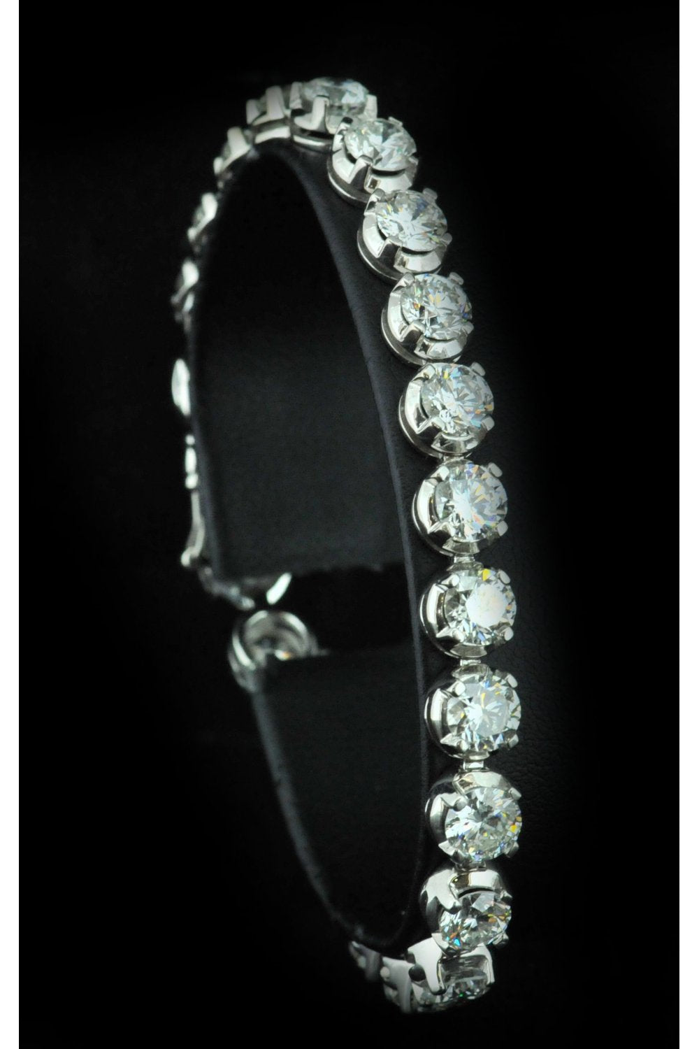 18ct White Gold Tennis  Bracelet 16.32ct Diamonds