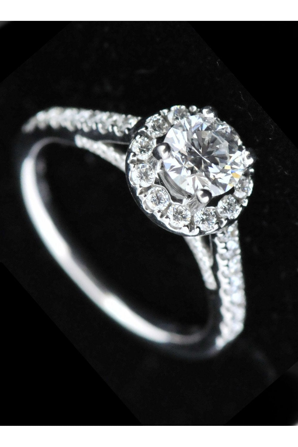 18ct White Gold Diamond Cluster Solitaire
