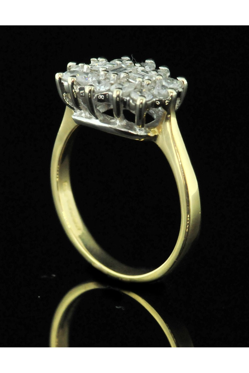 18ct Diamond Cluster Ring
