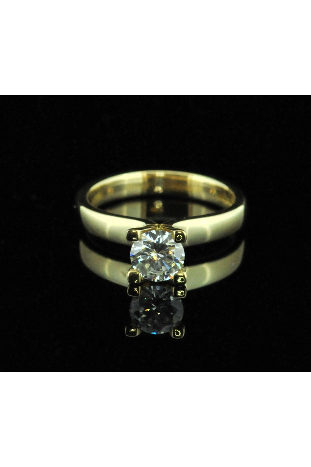 18ct Yellow Gold Engagement Ring 0.68ct