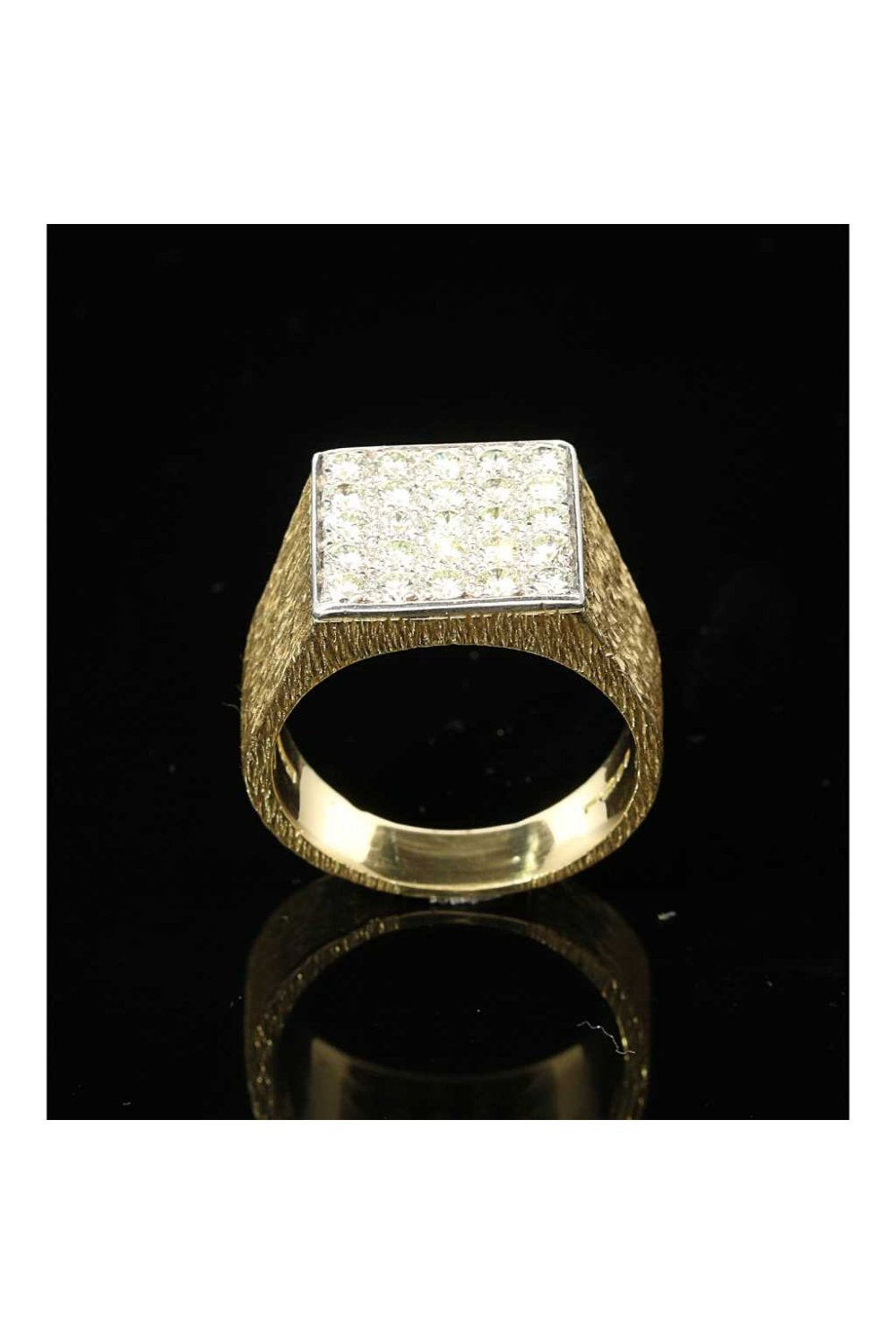 18ct Yellow Gold Mens Diamond Signet Ring - 1.50ct