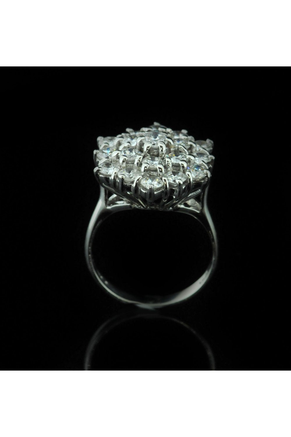 18ct White Gold Diamond Cluster Ring 2.66ct