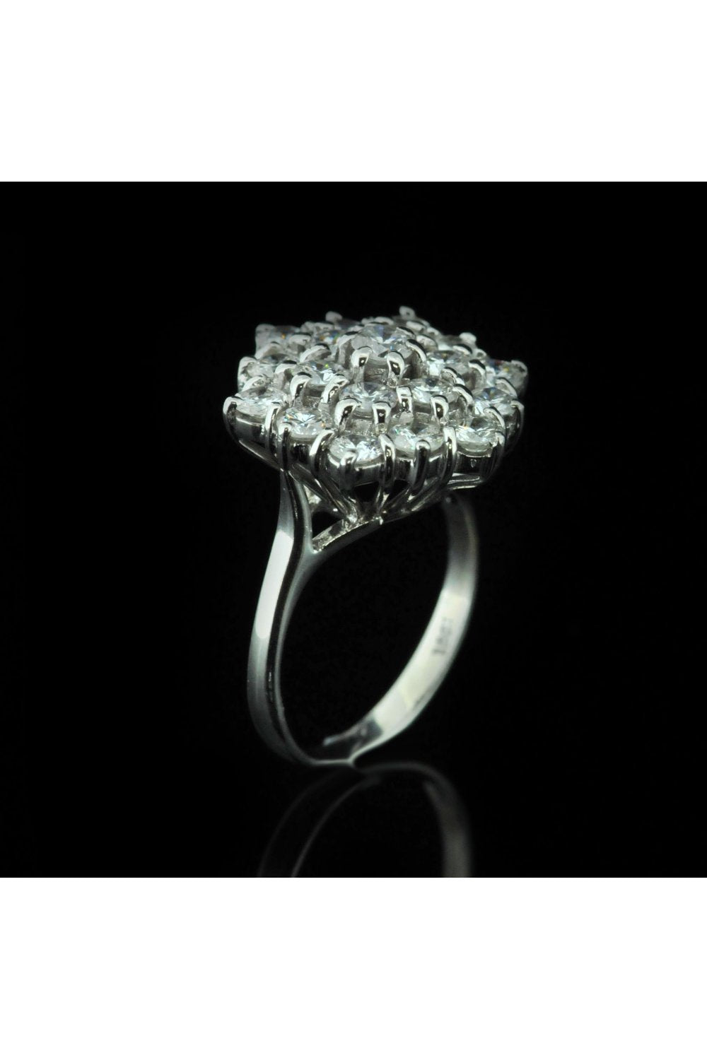 18ct White Gold Diamond Cluster Ring 2.66ct