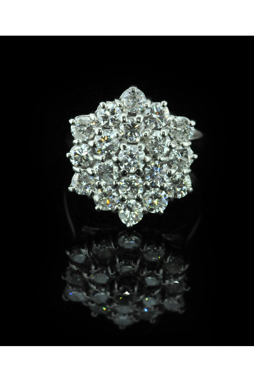 18ct White Gold Diamond Cluster Ring 2.66ct