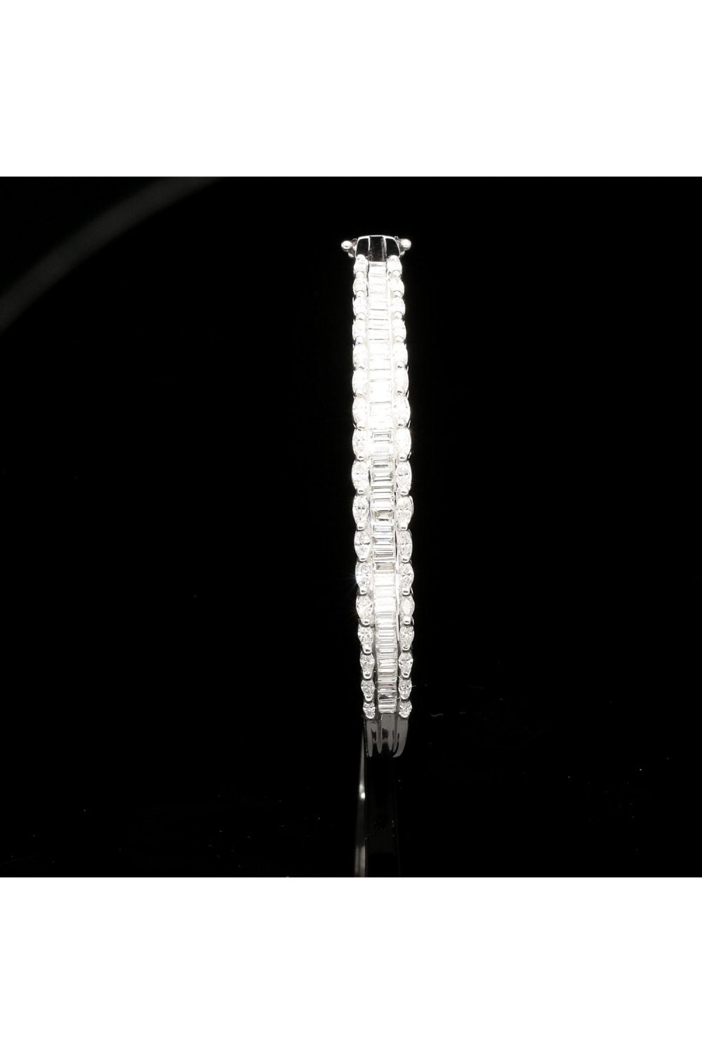 18ct White Gold Diamond Bangle 2.94ct