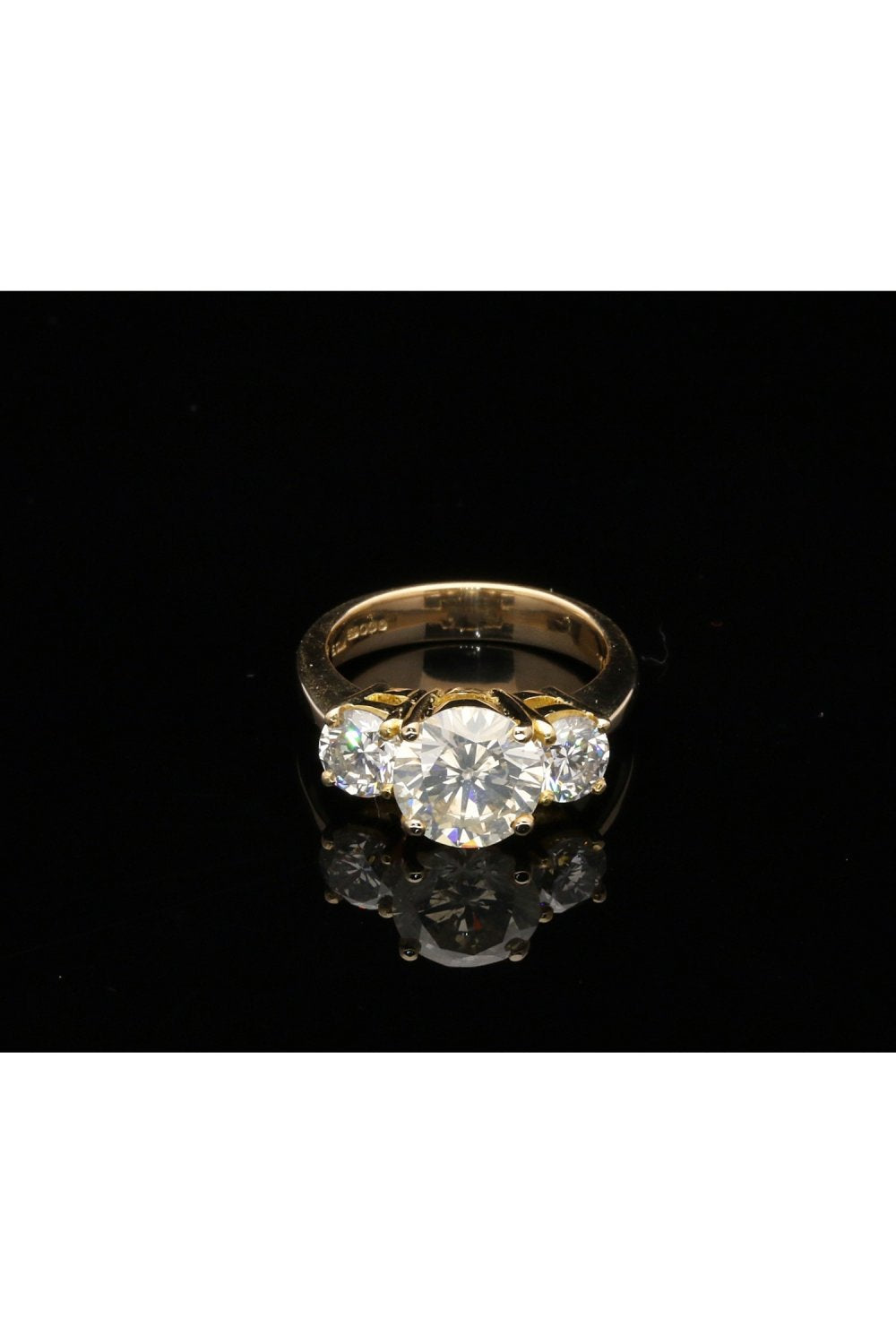14ct Yellow Gold Three Stone Diamond Ring - 3.05ct