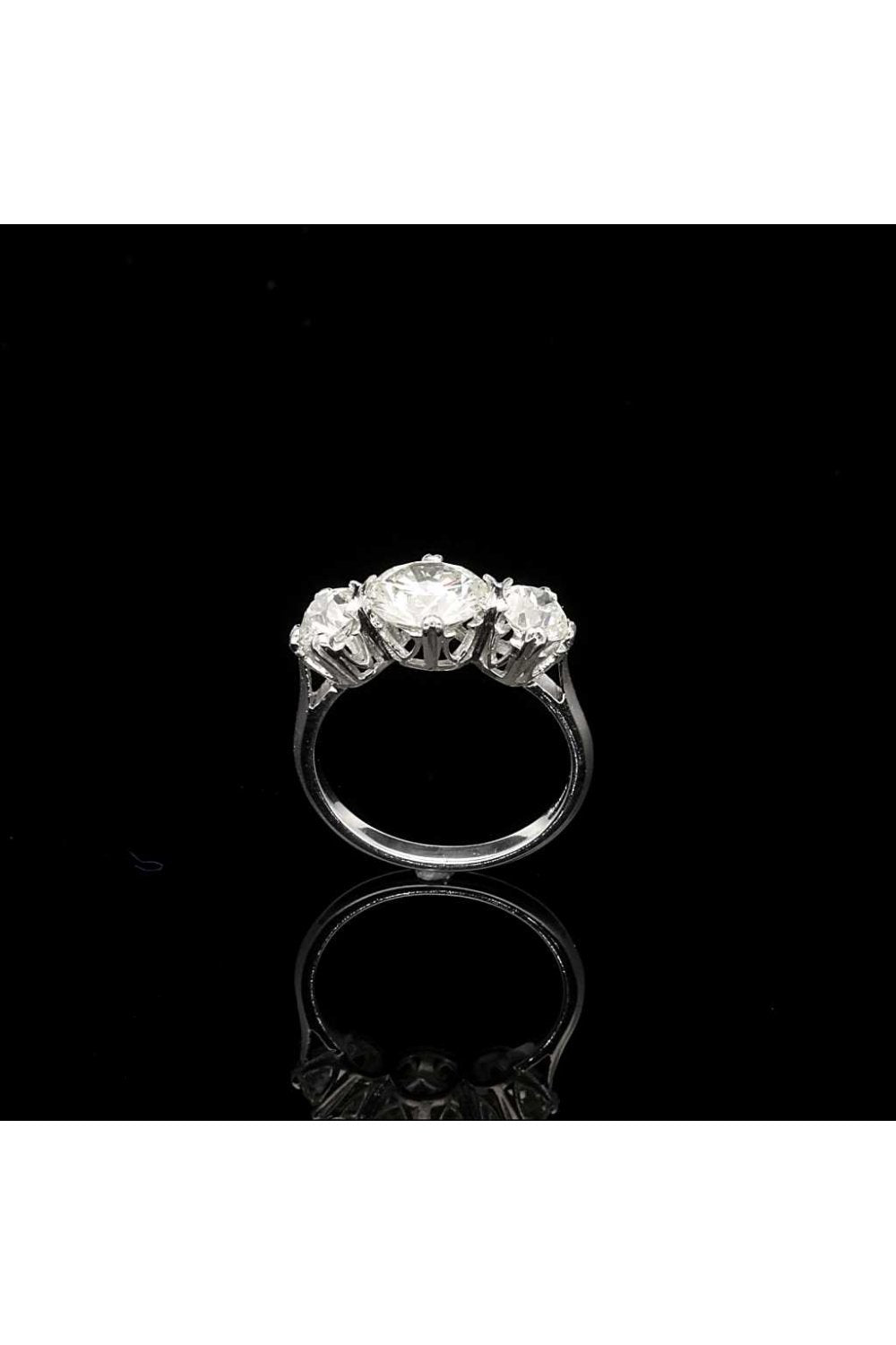 Stunning Platinum Pre Owned Three Stone Diamond Ring 3.29ct