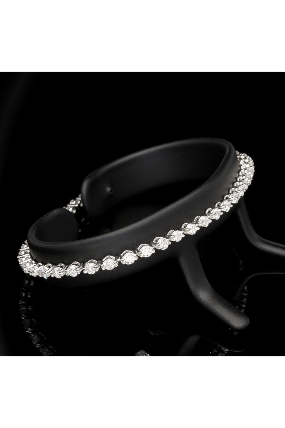 Second Hand 18ct White Gold Diamond Bracelet 2.50ct
