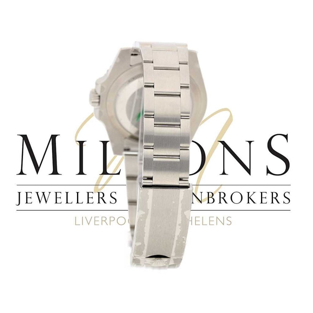 Unworn 2015 Rolex Submariner 116610 LV - The Hulk