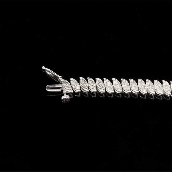 9ct White Gold Fancy Diamond Bracelet - 1.50ct