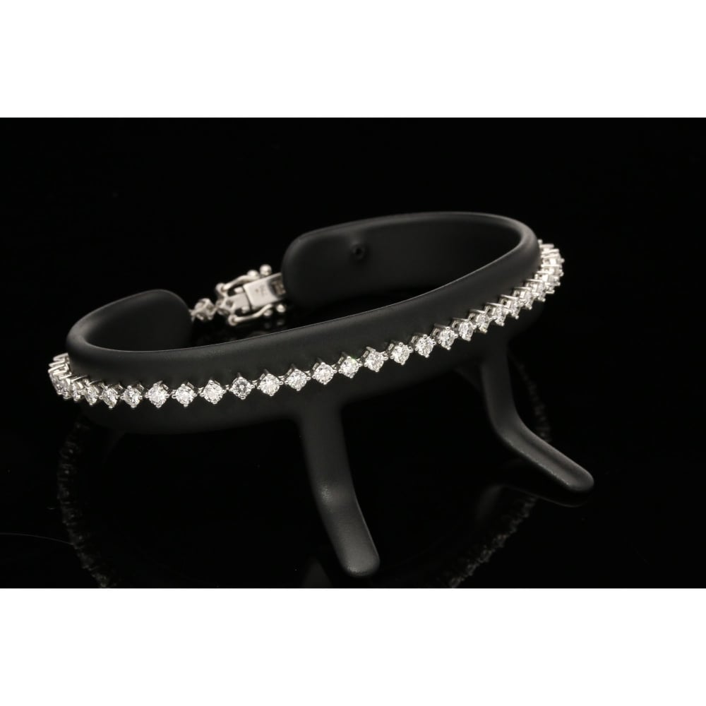 18ct White Gold Diamond Tennis Bracelet - 2.24ct