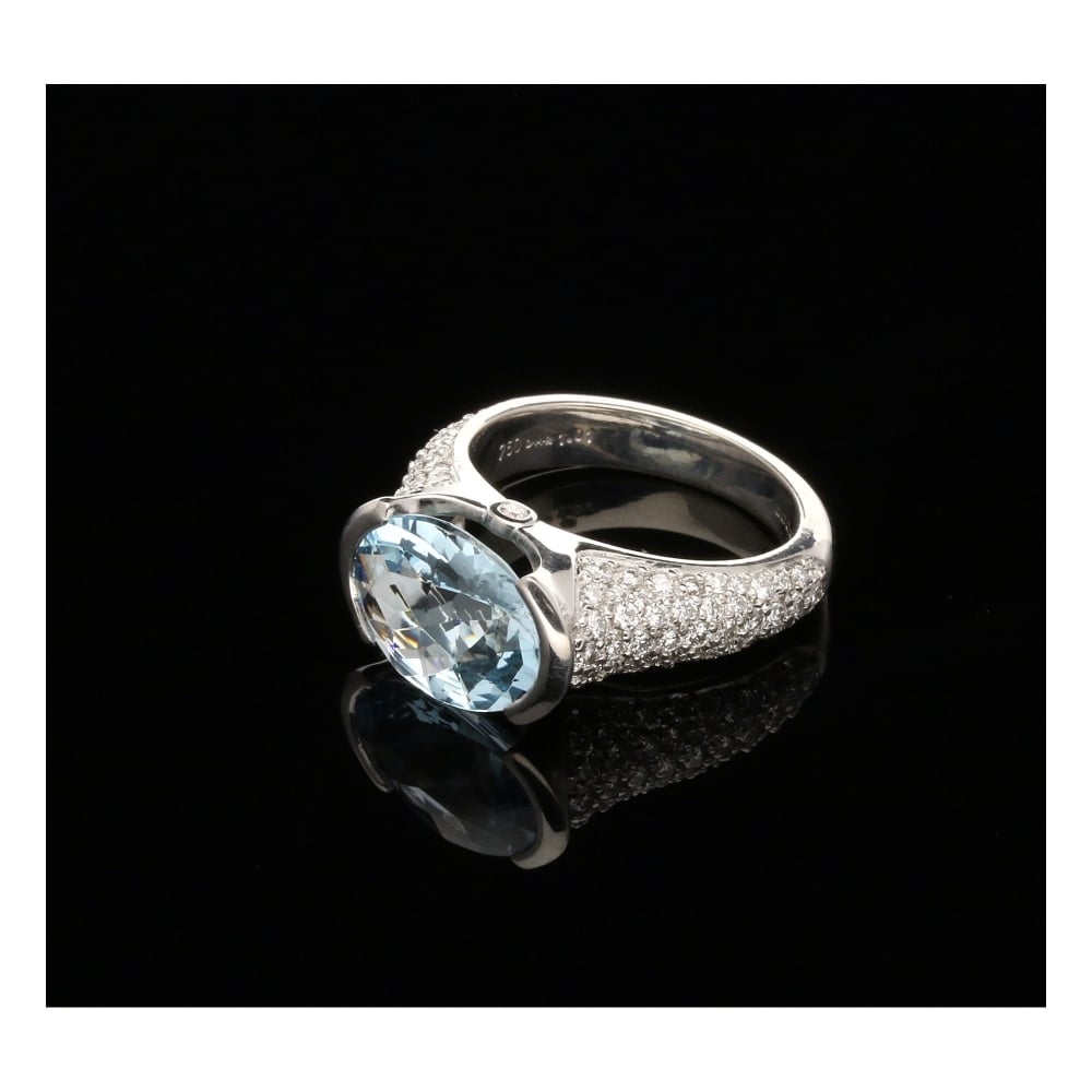 18ct White Gold Diamond & Aquamarine Ring - Size L - 9.7g
