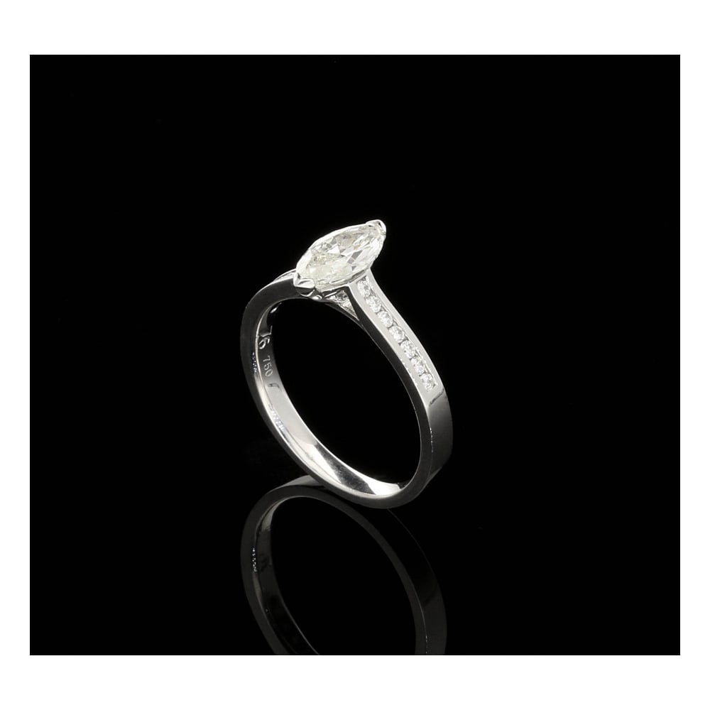 18ct White Gold 0.91ct Diamond Engagement Ring