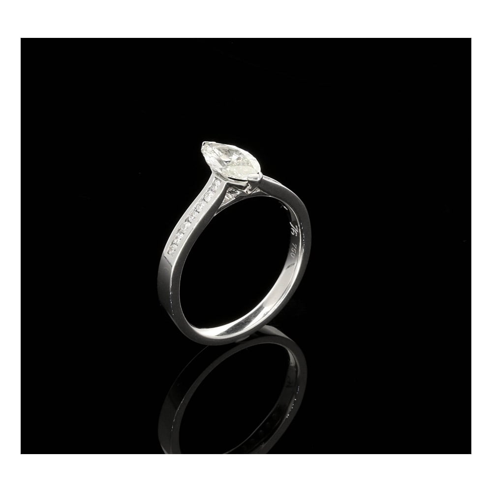 18ct White Gold 0.91ct Diamond Engagement Ring
