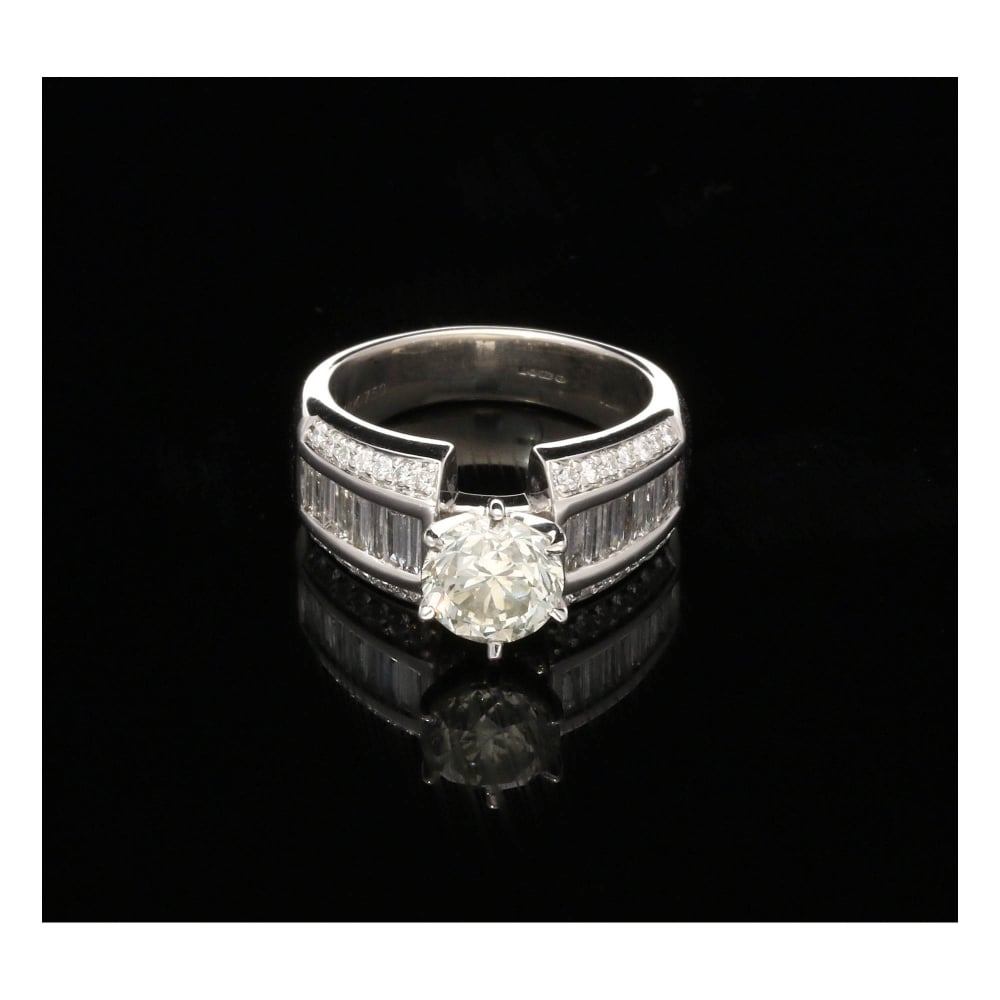18ct White Gold 2.79ct Diamond Engagement Ring