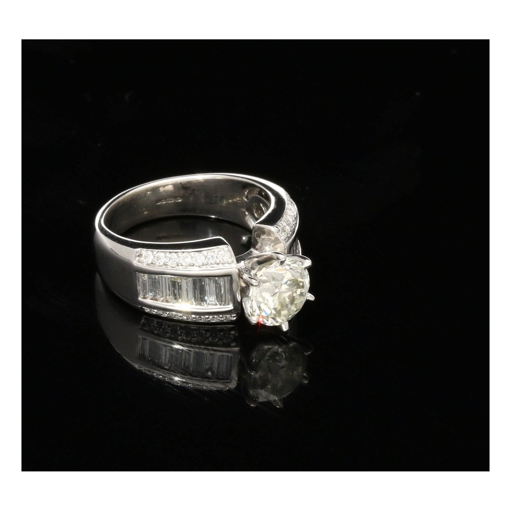 18ct White Gold 2.79ct Diamond Engagement Ring