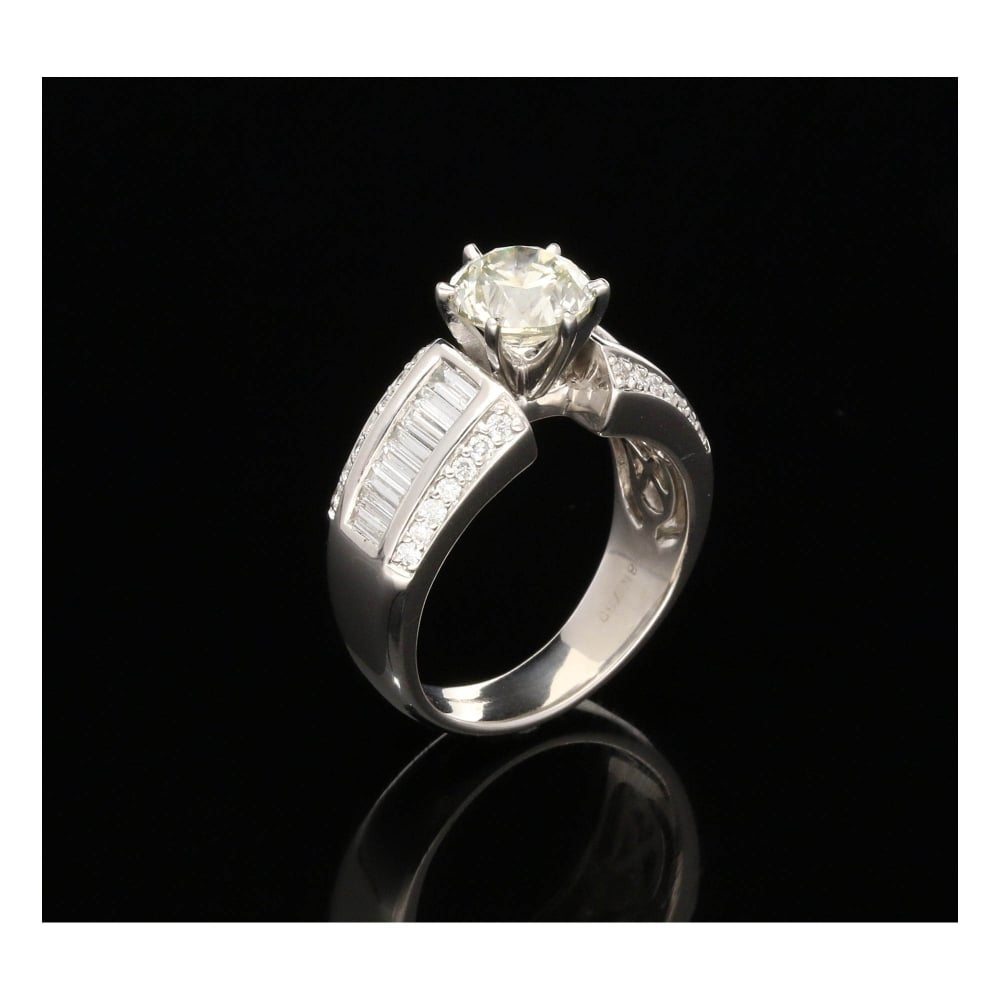 18ct White Gold 2.79ct Diamond Engagement Ring