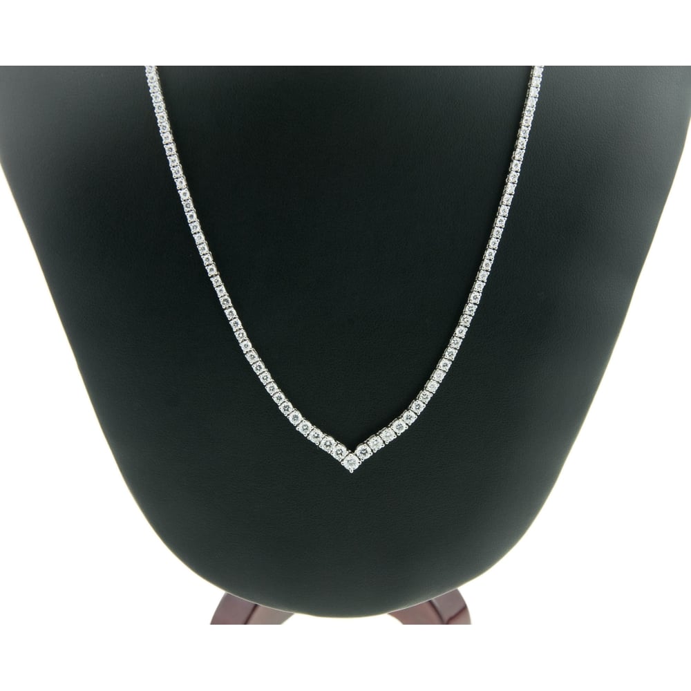 18ct White Gold Graduated Diamond Tennis Collarette