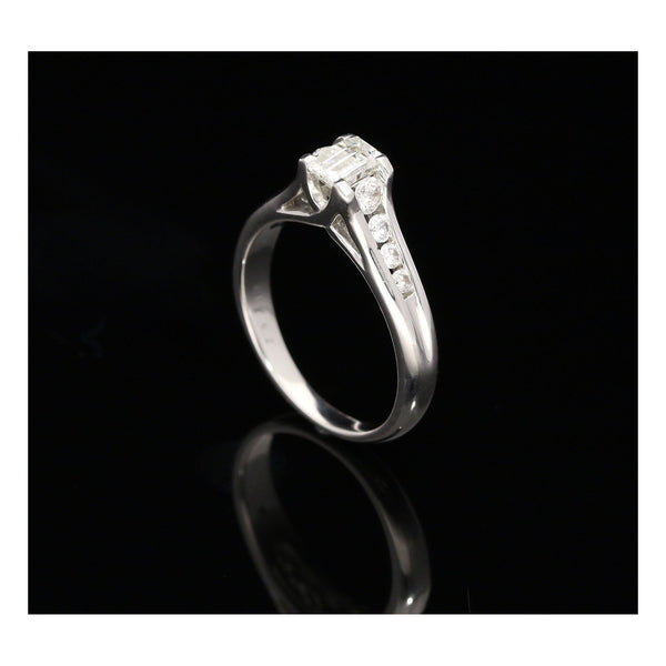 18ct White Gold Diamond Ring 1.03ct Total Diamond Weight