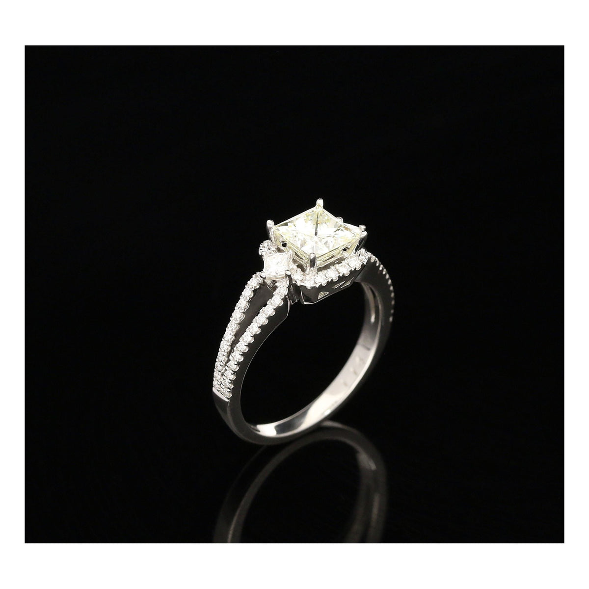 18ct White Gold Princess Cut Diamond Halo Ring - 1.50ct