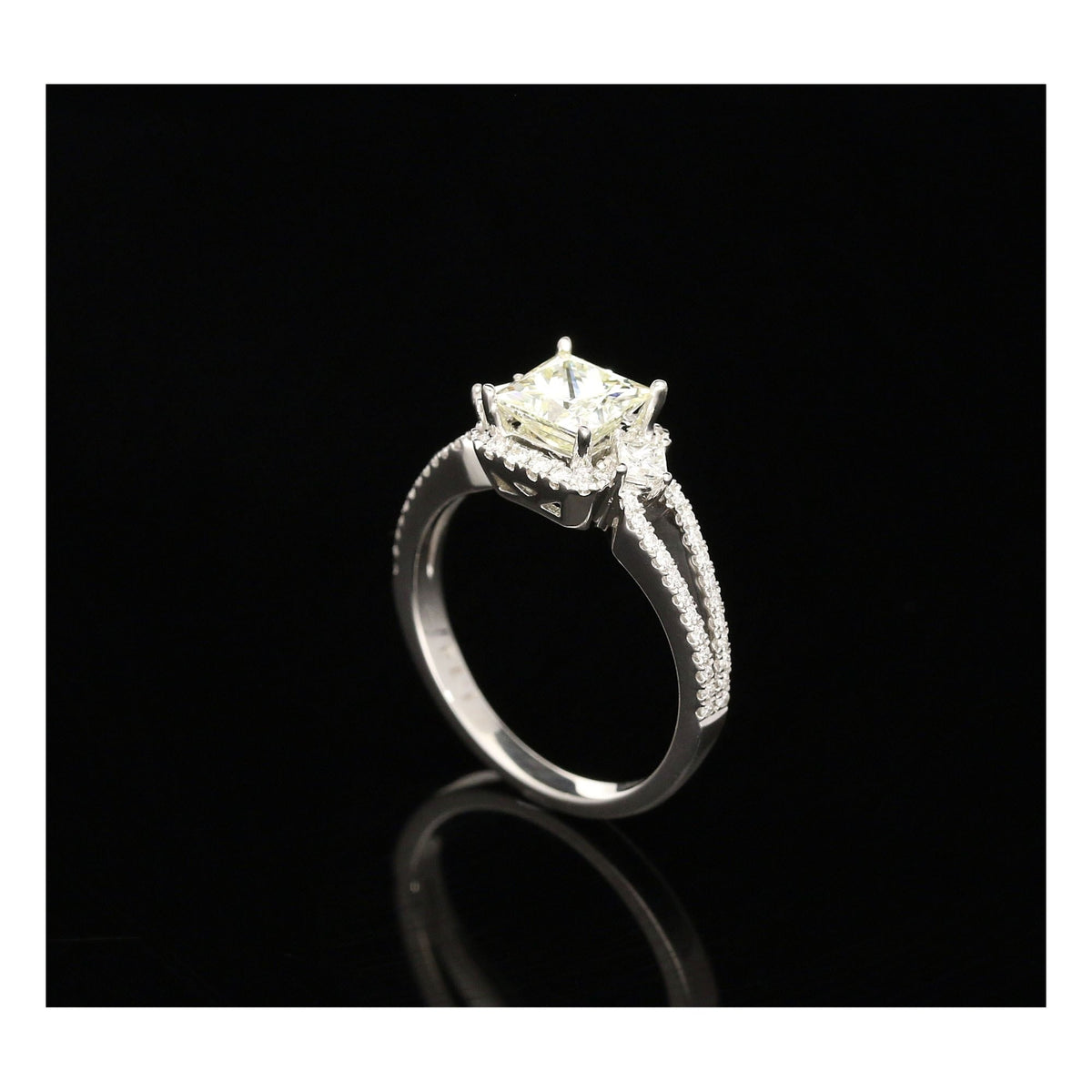 18ct White Gold Princess Cut Diamond Halo Ring - 1.50ct