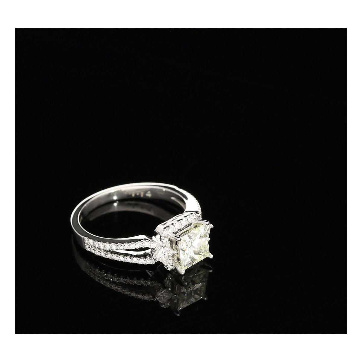 18ct White Gold Princess Cut Diamond Halo Ring - 1.50ct