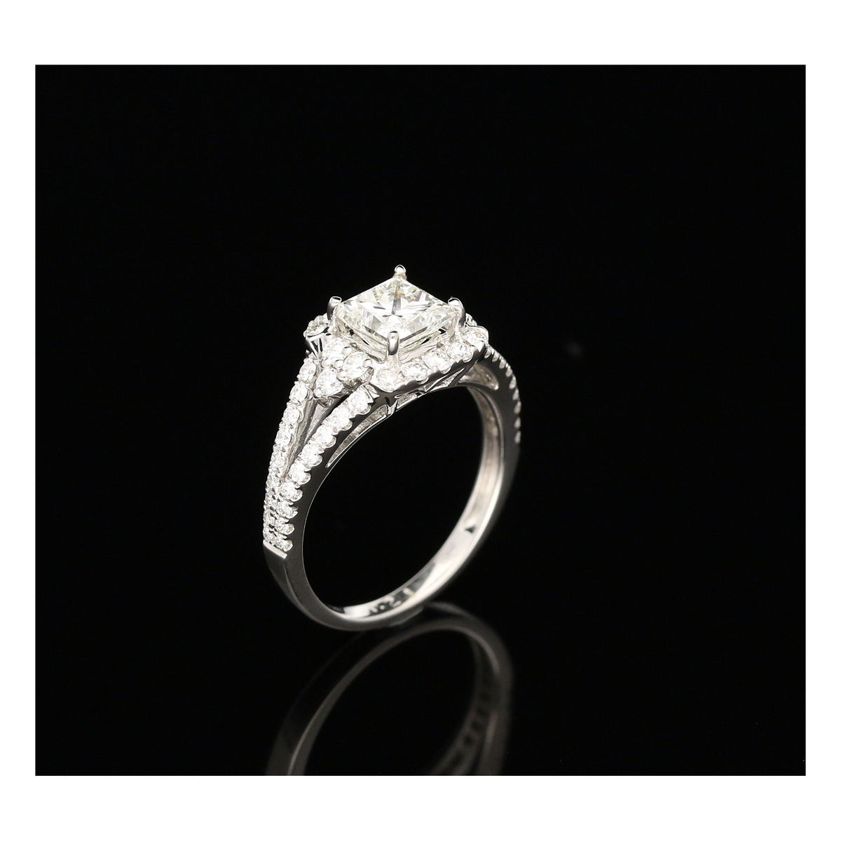 18ct White Gold Diamond Halo Engagement Ring - 1.39ct