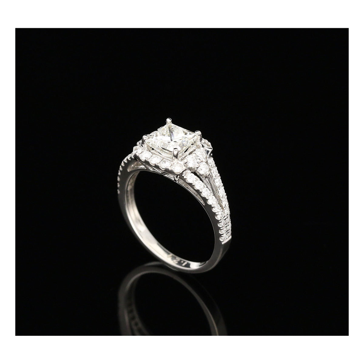 18ct White Gold Diamond Halo Engagement Ring - 1.39ct