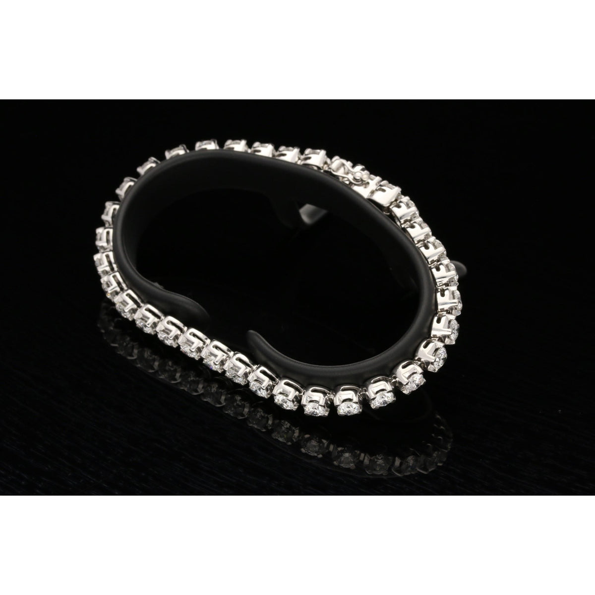 18ct White Gold Diamond Bracelet 7.82ct