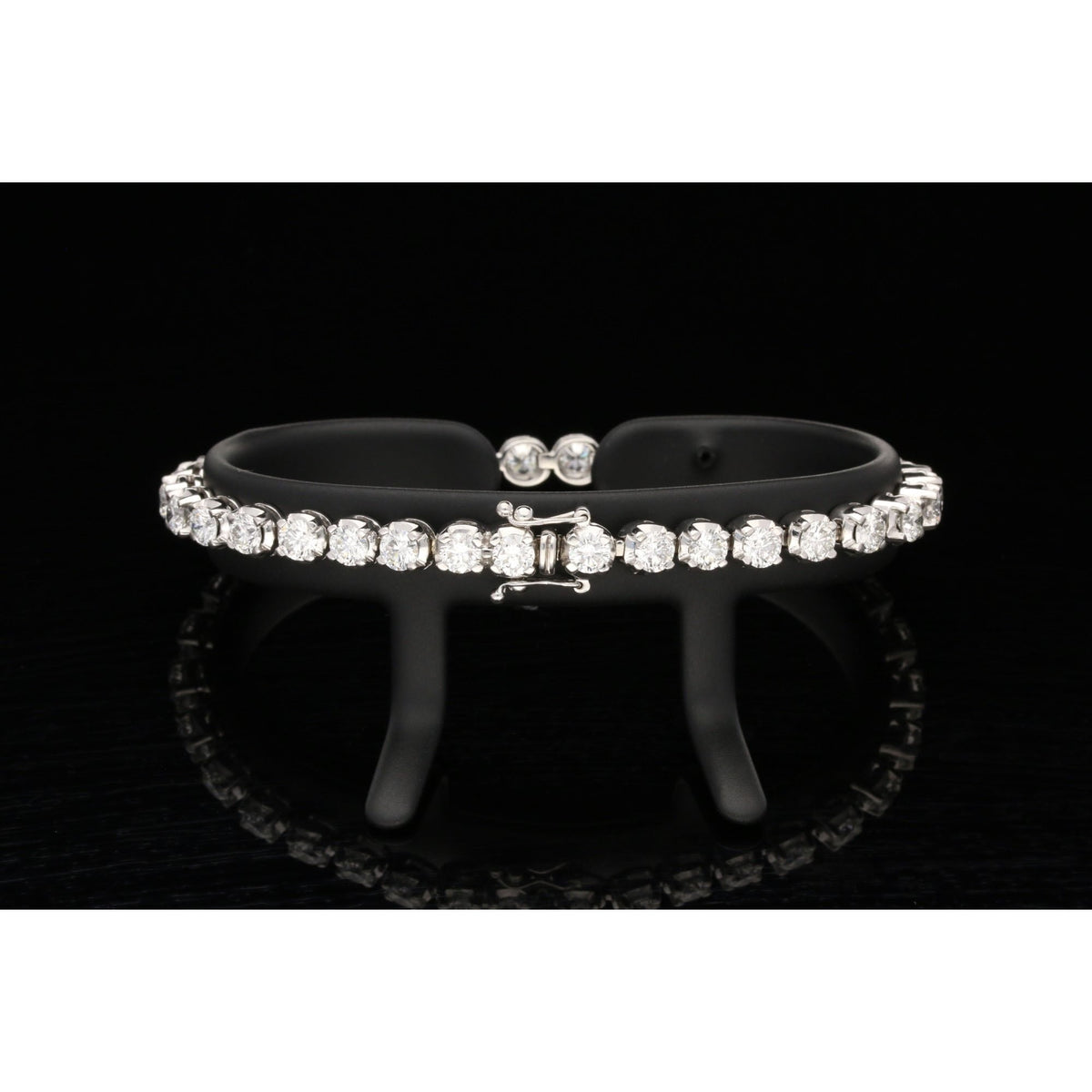 18ct White Gold Diamond Bracelet 7.82ct