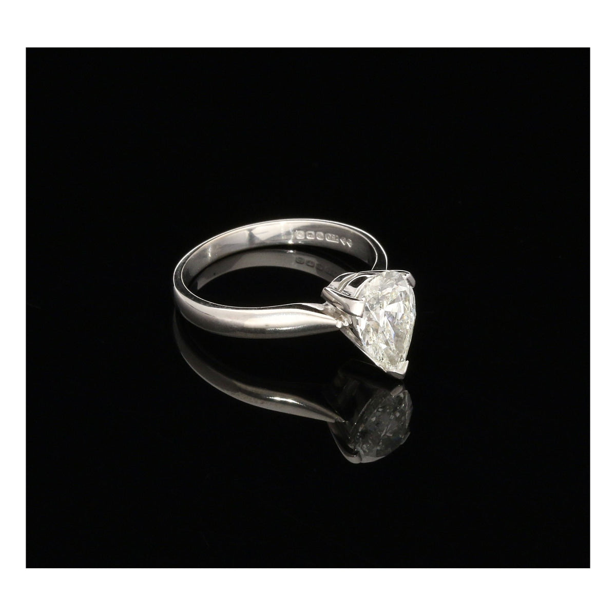 18ct White Gold Pear Shaped Diamond Engagement Ring - 1.50ct