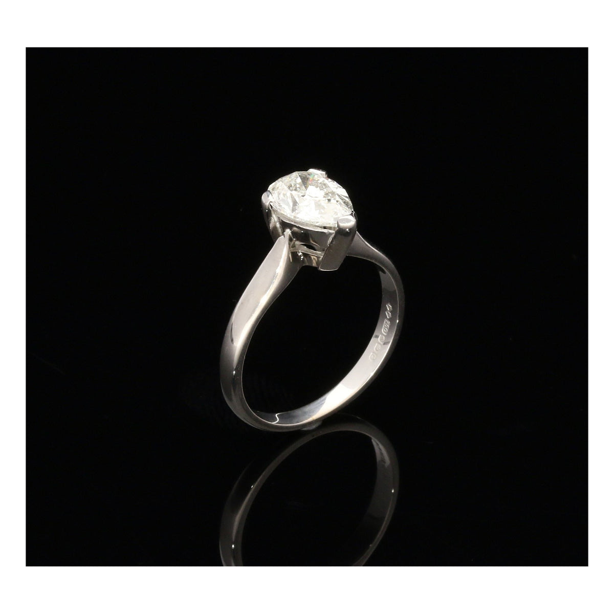 18ct White Gold Pear Shaped Diamond Engagement Ring - 1.50ct