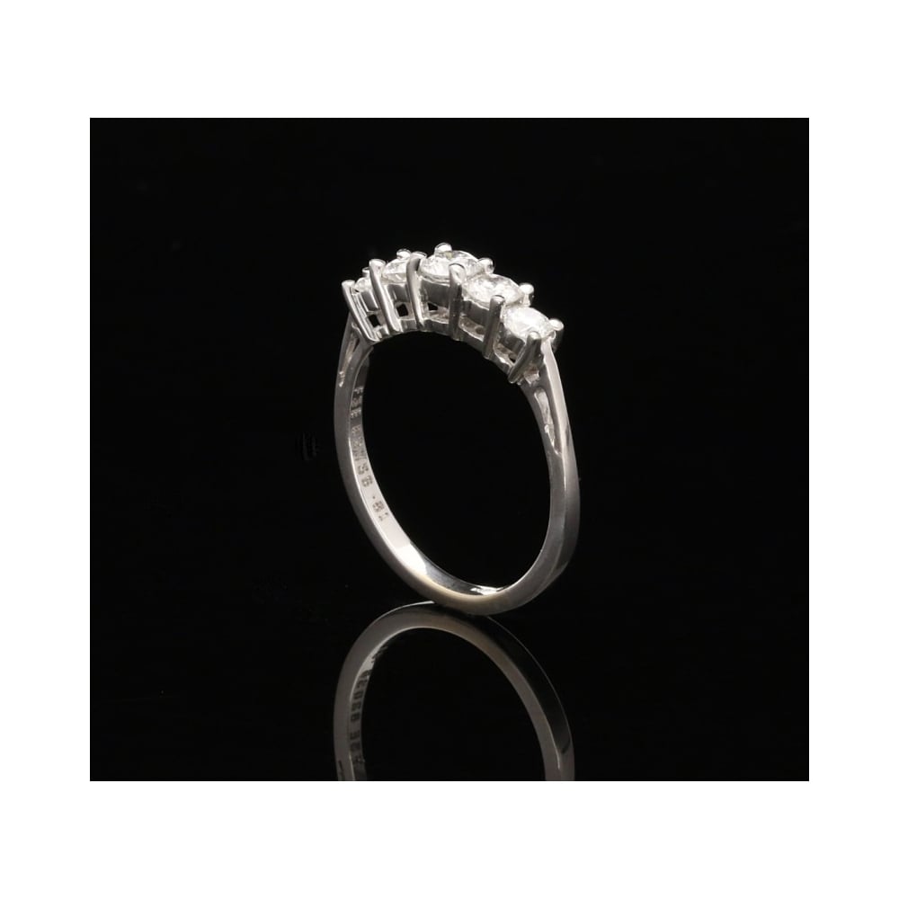 18ct White Gold 5 Stone Diamond Ring - 0.81ct