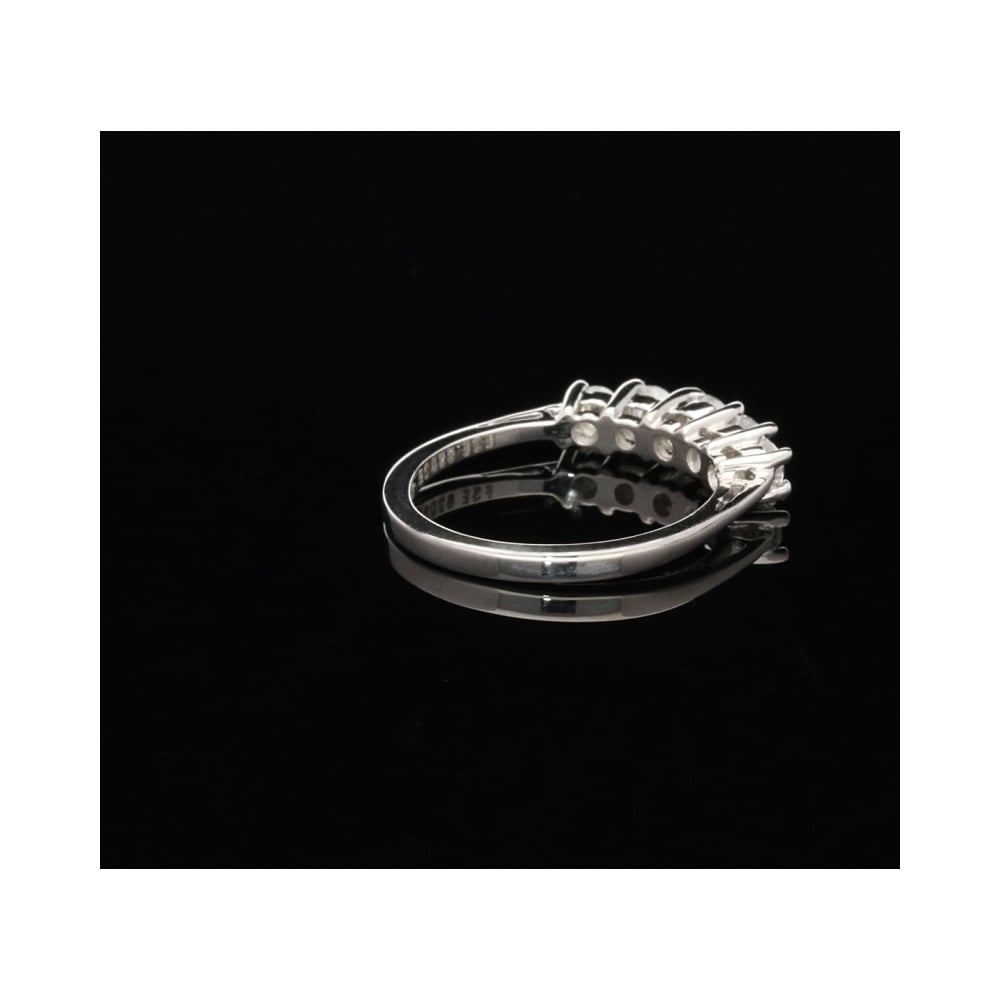 18ct White Gold 5 Stone Diamond Ring - 0.81ct