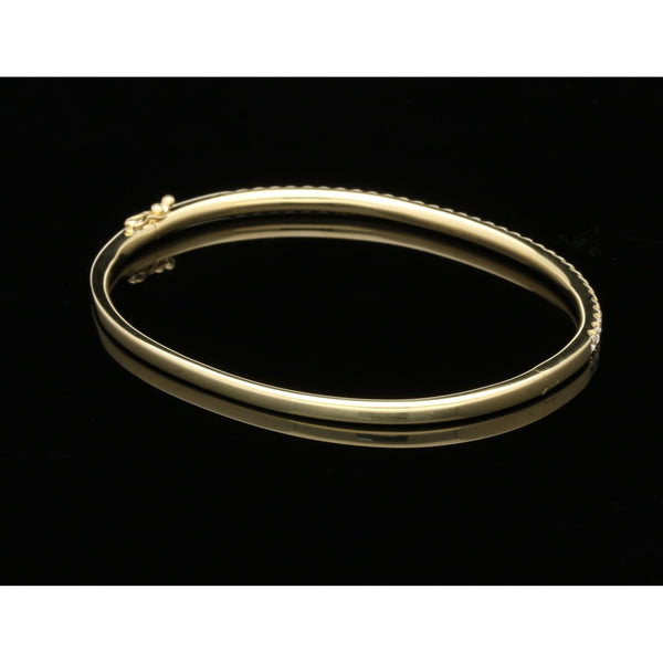 18ct Yellow Gold Diamond Bangle - 1.32ct