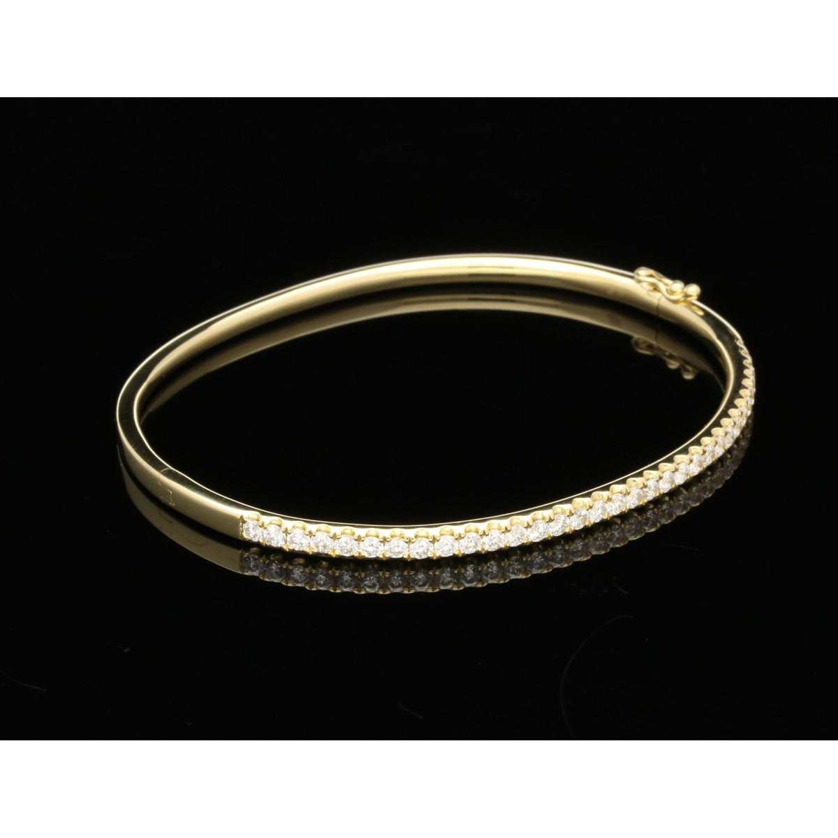 18ct Yellow Gold Diamond Bangle - 1.32ct