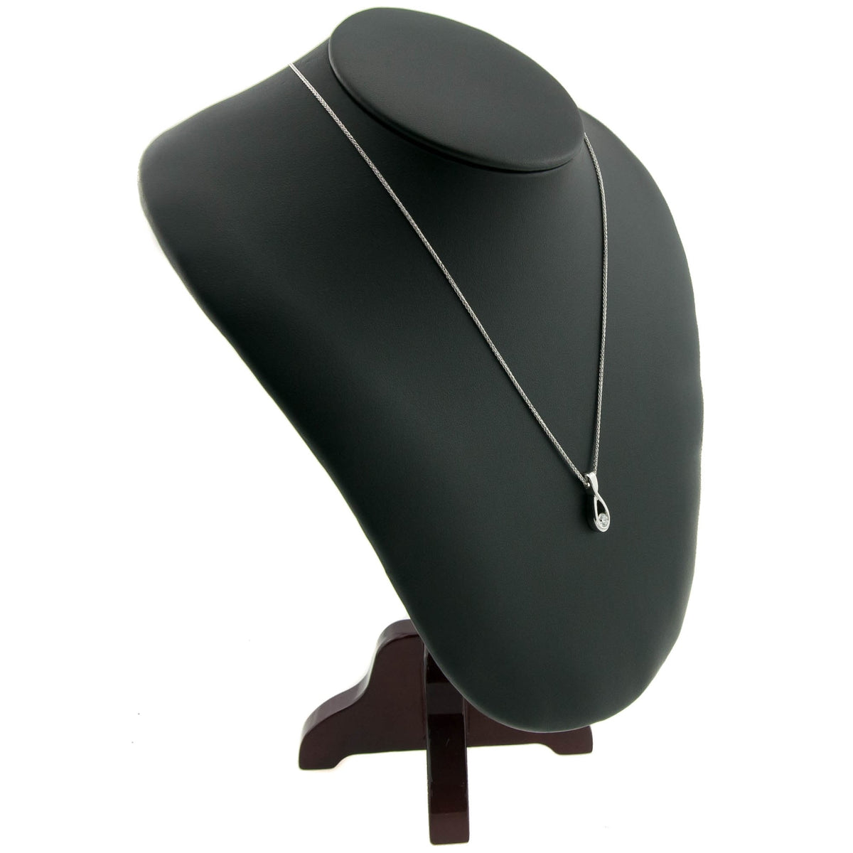 18ct White Gold Diamond Pendant & Chain - David M Robinson