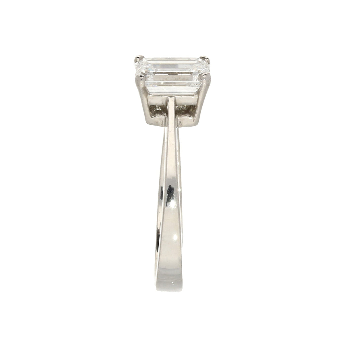 18ct  Gold Emerald Cut Diamond Ring VS1/VS2 clarity G/H colour