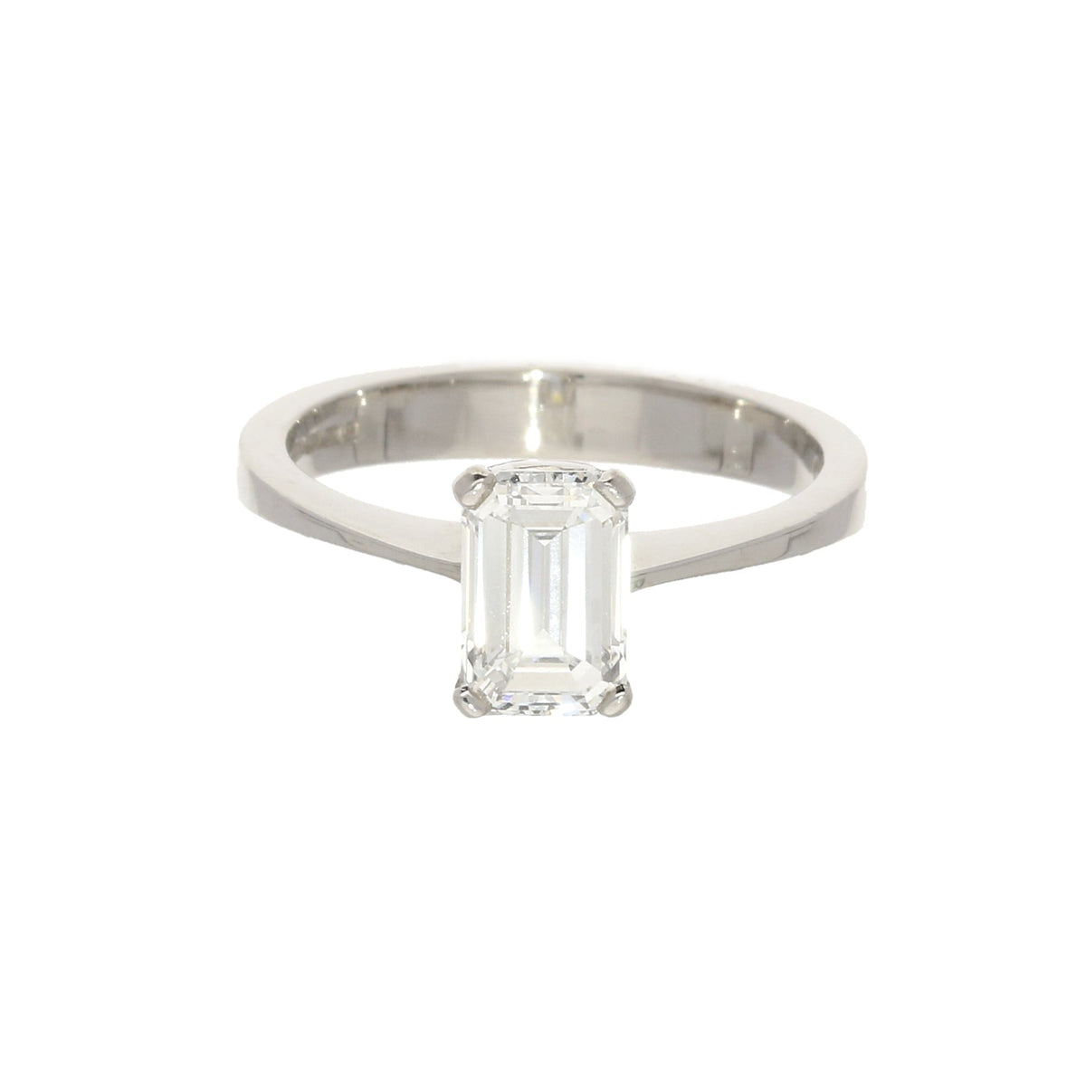 18ct  Gold Emerald Cut Diamond Ring VS1/VS2 clarity G/H colour