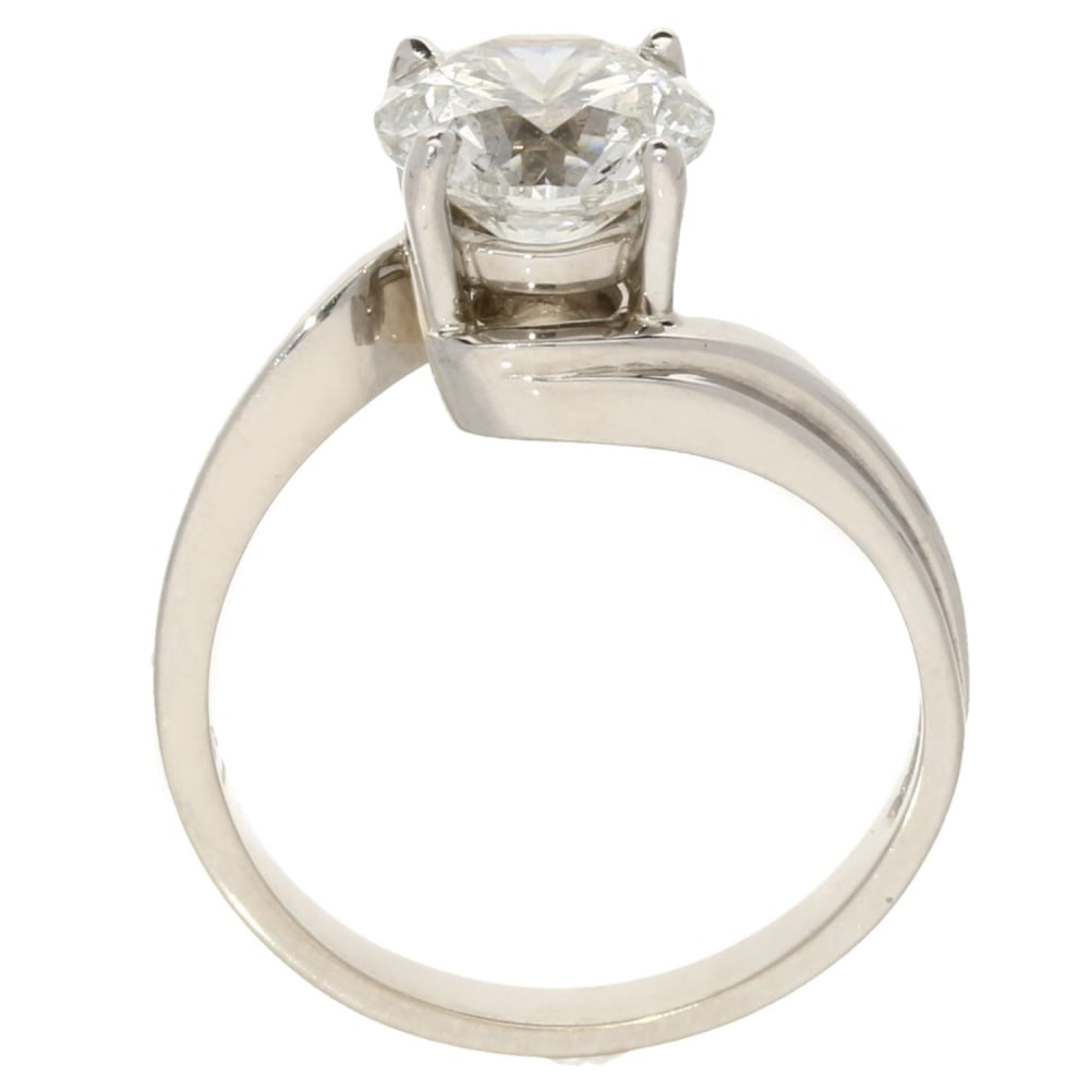 18ct White Gold Diamond on a Twist - 2.21ct Diamond