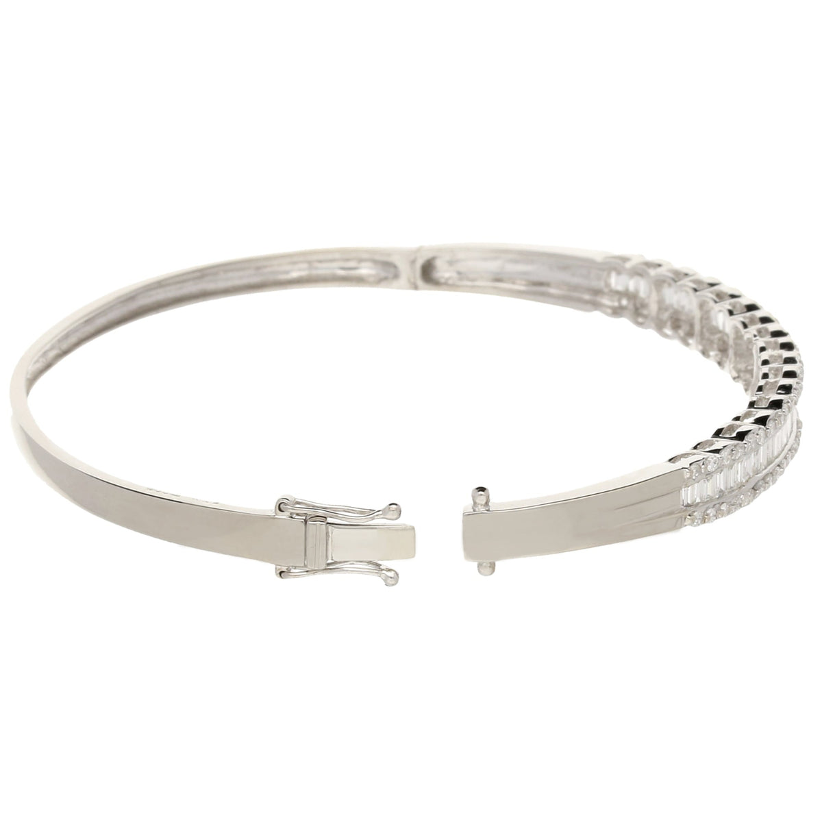 1.48ct Diamond 18ct White Gold Bangle