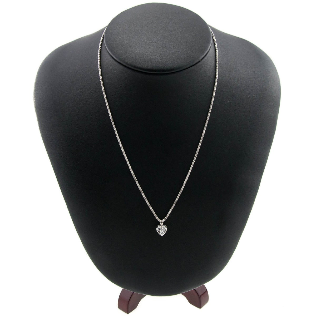 Platinum 0.30ct heart Shaped Diamond Pendant & Chain
