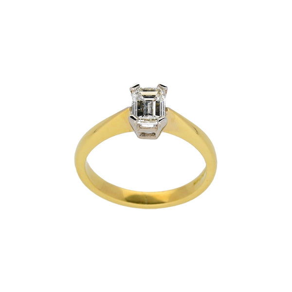 18ct Yellow Gold Emerald Cut Diamond Ring - 0.66ct