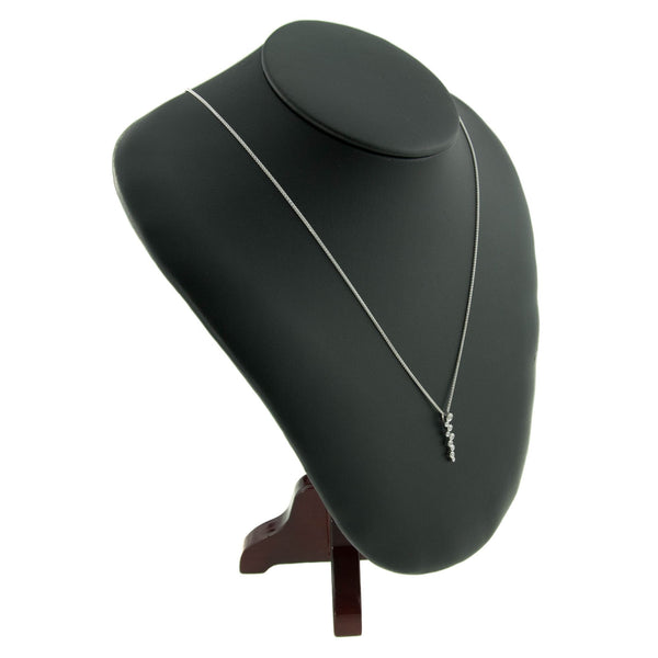 18ct White Gold Fashionable Diamond Pendant 3.4g