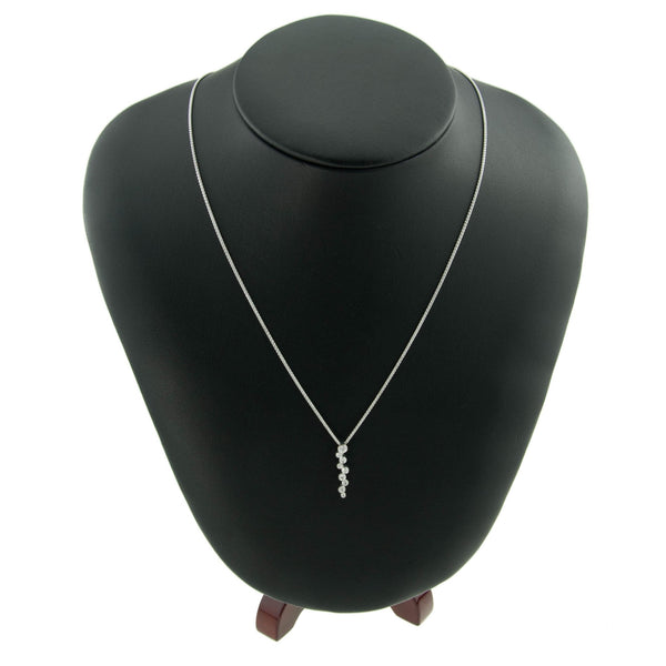 18ct White Gold Fashionable Diamond Pendant 3.4g