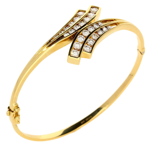 18ct Yellow Gold Diamond Bangle - 2.34ct