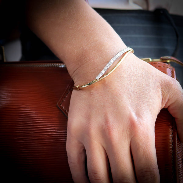 18ct Yellow Gold Split Diamond Wave Bangle 0.75ct