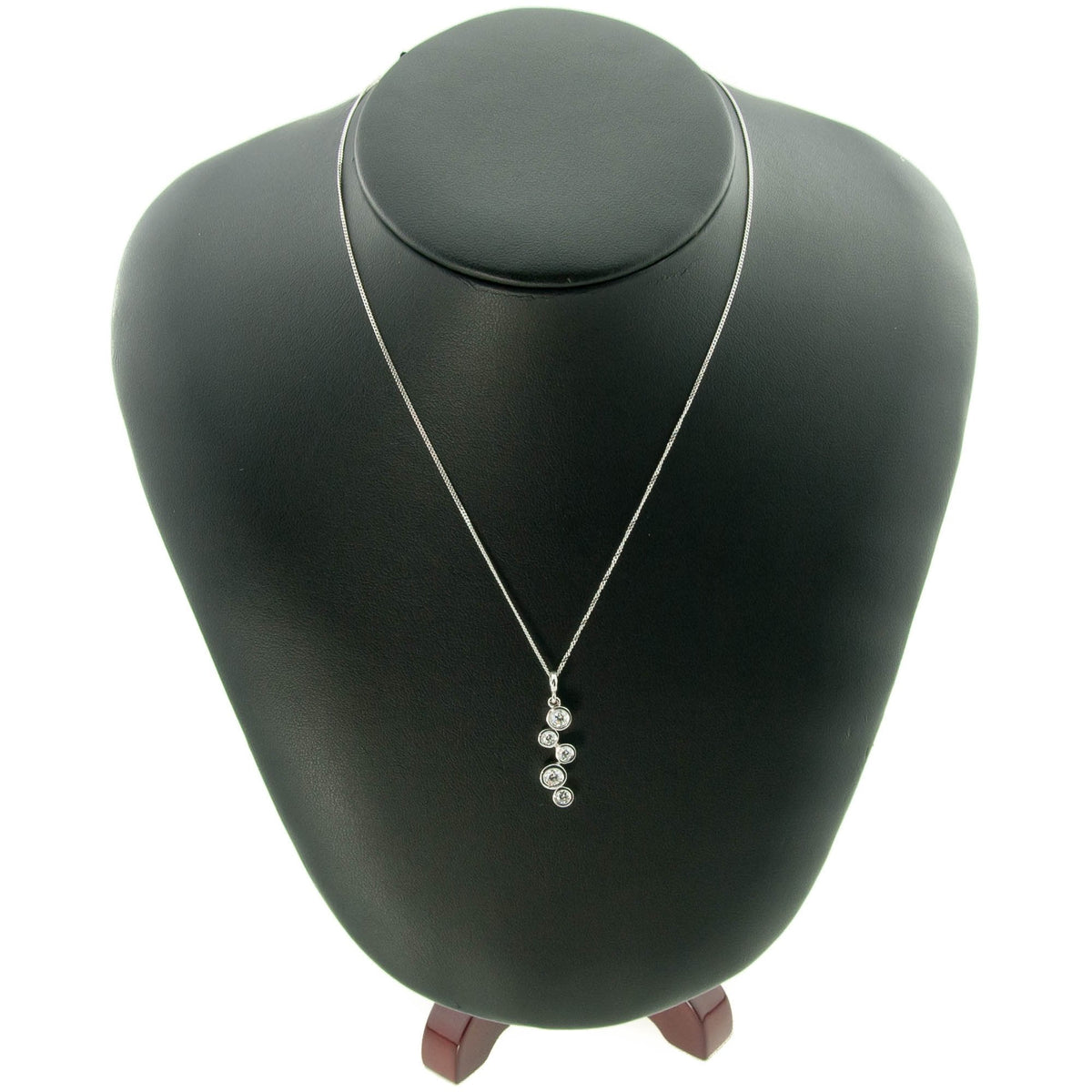 18ct White Gold 0.70ct Diamond Pendant & Chain