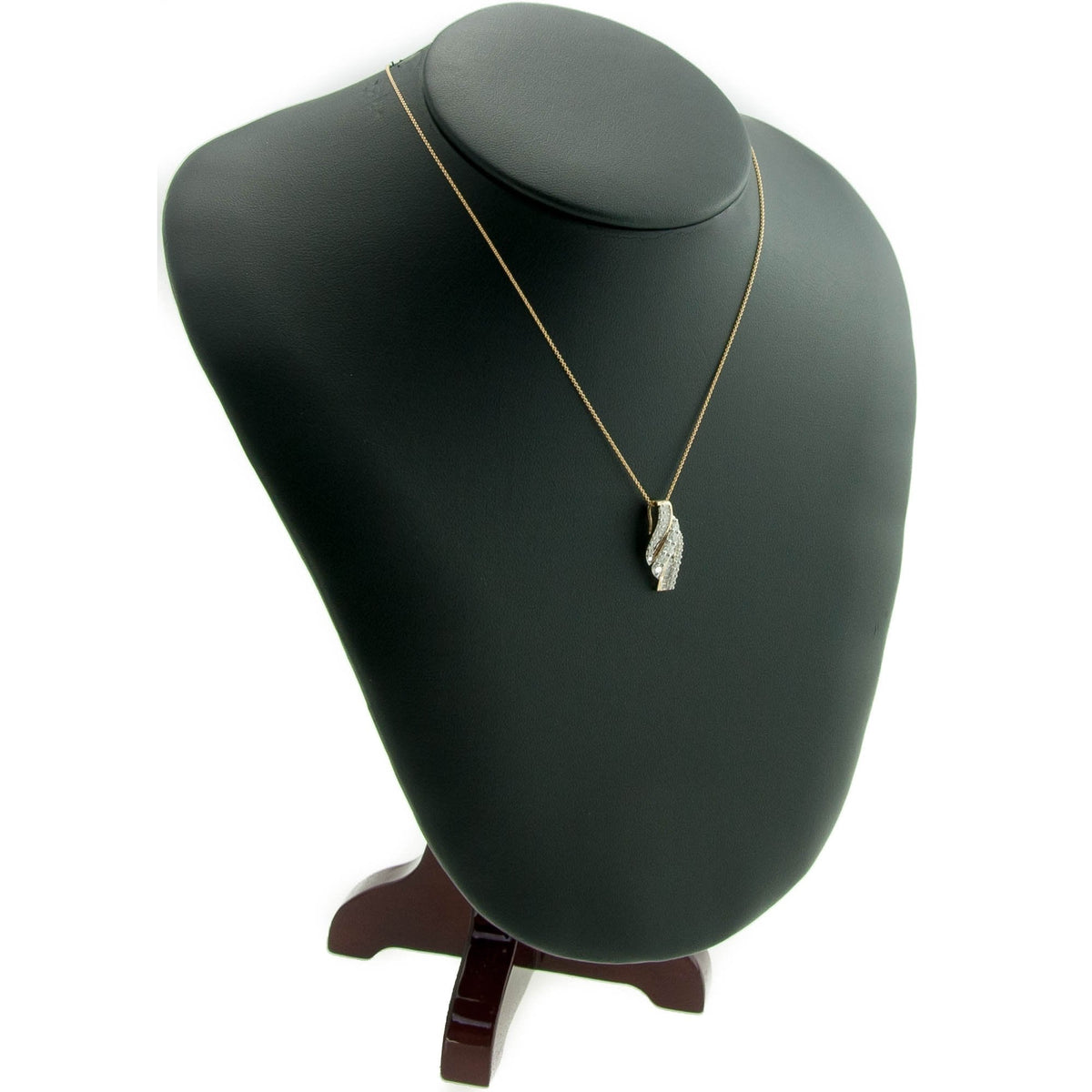Yellow Gold Diamond Pendant & Chain - 0.50ct